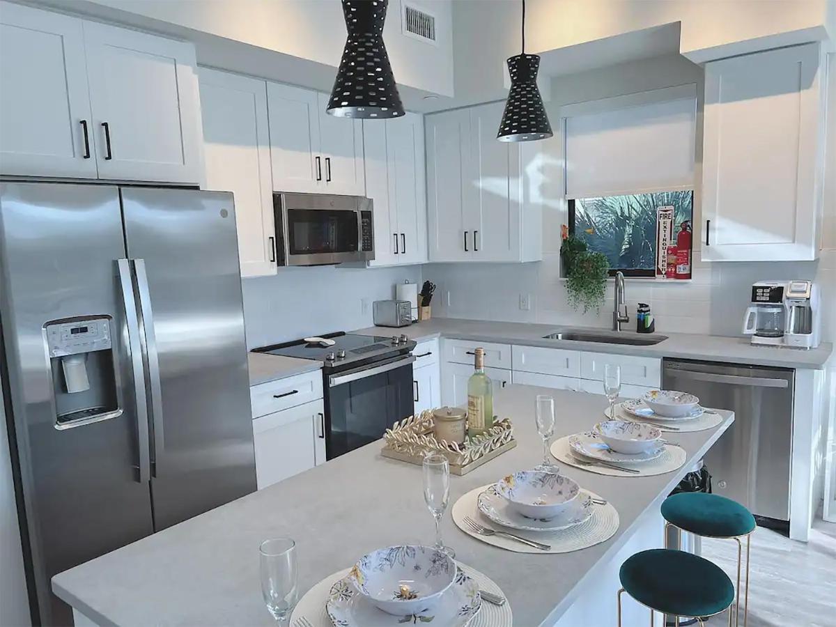 Lux Place And Cozy 3Beds 2Rooms Enjoy Life In Wpb Gym, Ev Station Nearby The Downtown And Beaches West Palm Beach Exterior photo