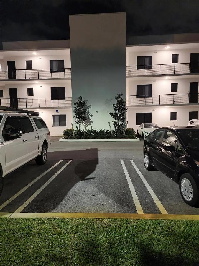 Lux Place And Cozy 3Beds 2Rooms Enjoy Life In Wpb Gym, Ev Station Nearby The Downtown And Beaches West Palm Beach Exterior photo